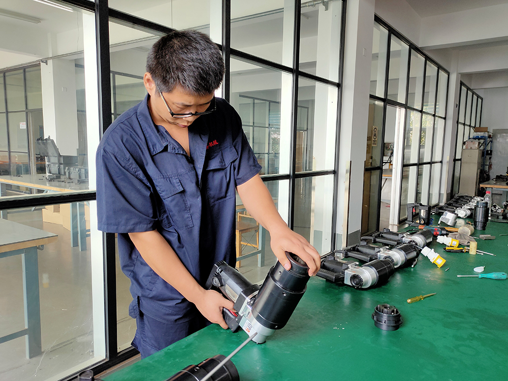 漢普車間組裝電動扳手